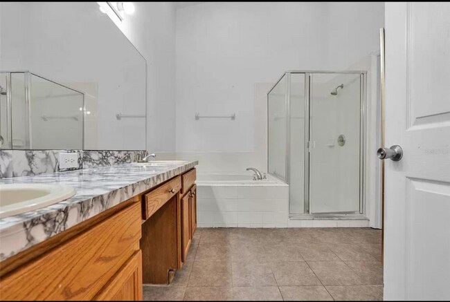 Building Photo - 447 Brayton Ln