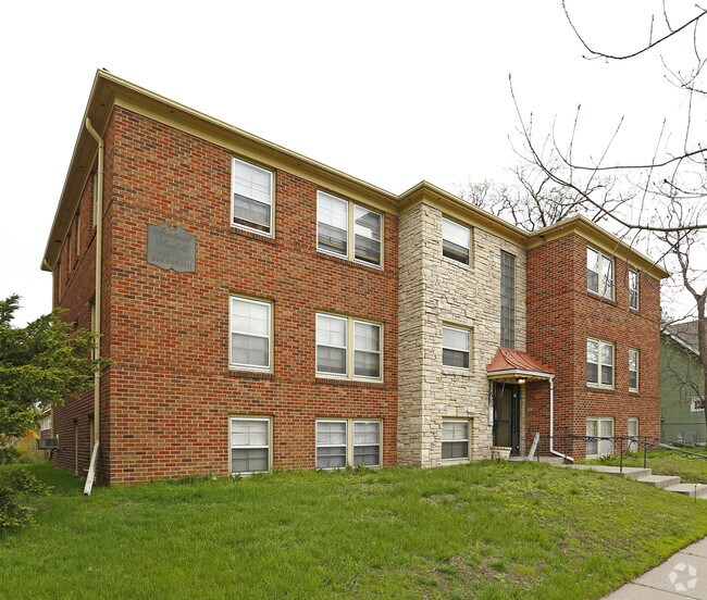 Building Photo - 1617 Sherburne Ave