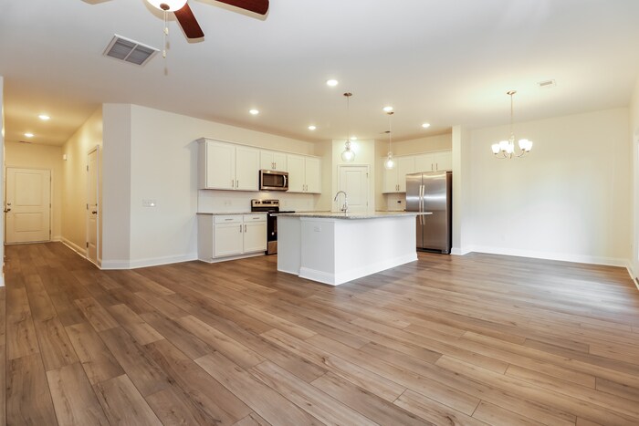 Building Photo - 1124 River Rd