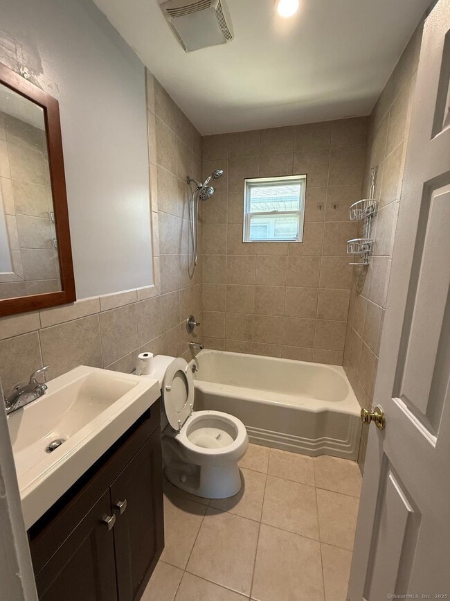 Building Photo - 498 Hawley Ave