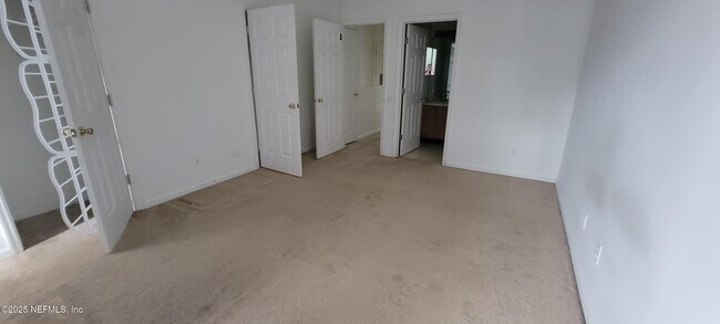 Building Photo - 12311 Kensington Lakes Dr