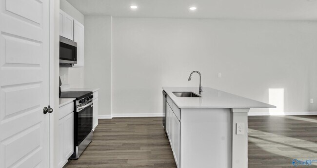 Building Photo - 120 Betty Williams Dr