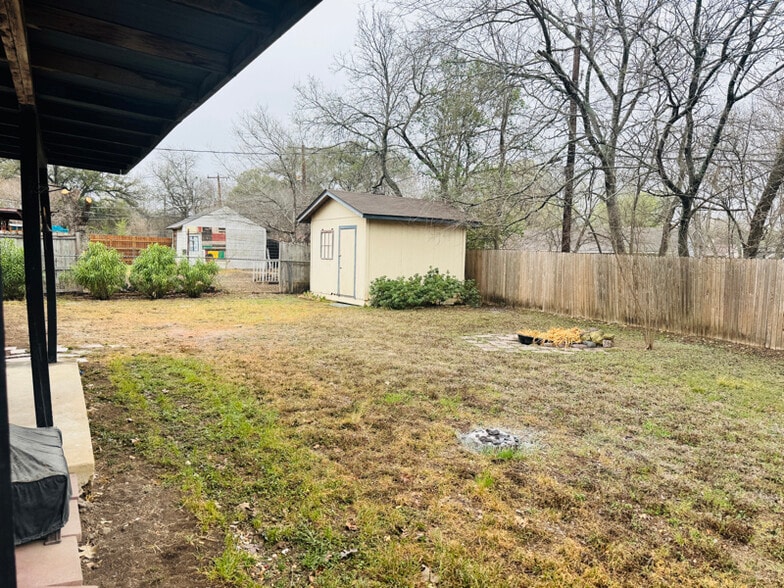 Building Photo - 4254 Desert View Dr