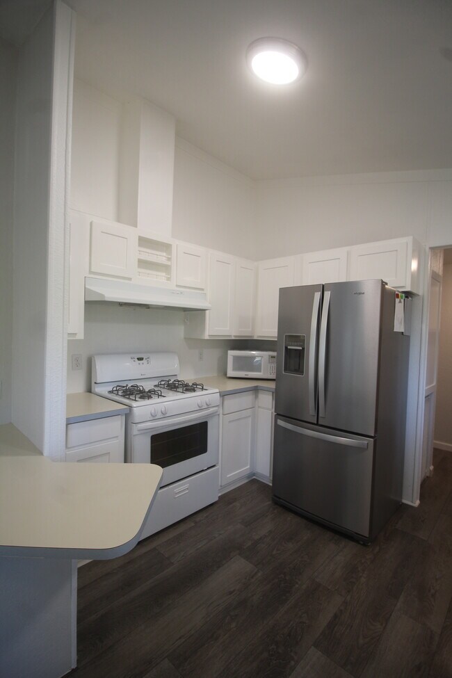 Building Photo - 5778 Stratton Ln