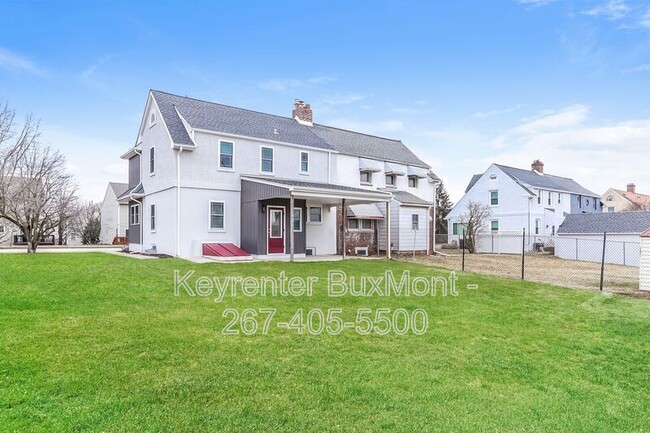 Building Photo - 529 B St