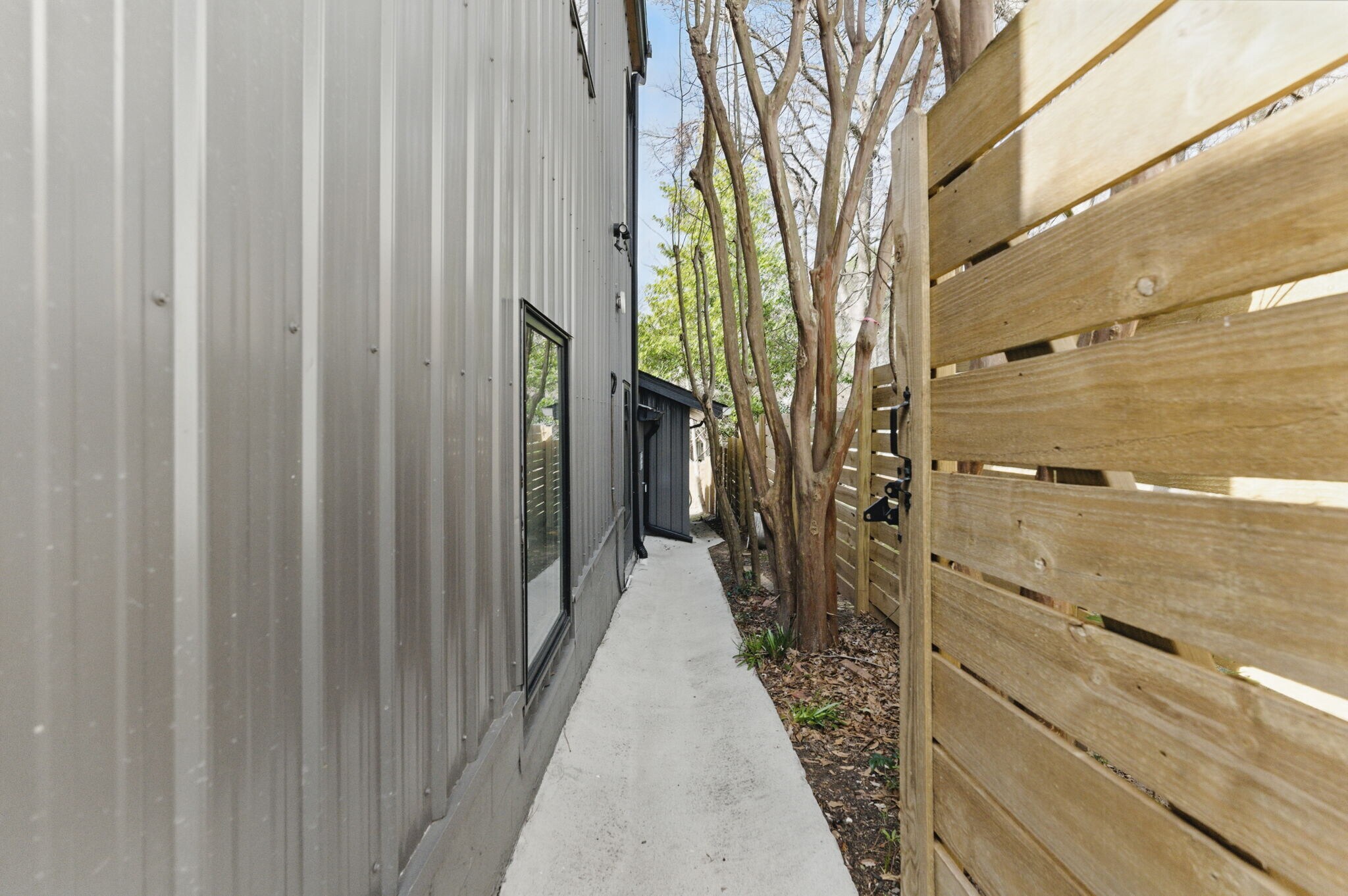 Building Photo - 1742 Ridgeway Ave NW
