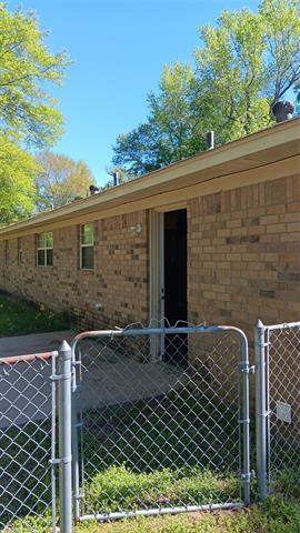 Building Photo - 1918 US-259