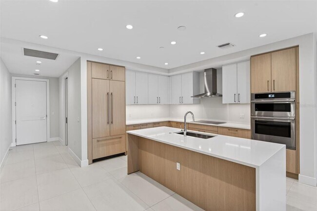 Building Photo - 275 1st Ave S