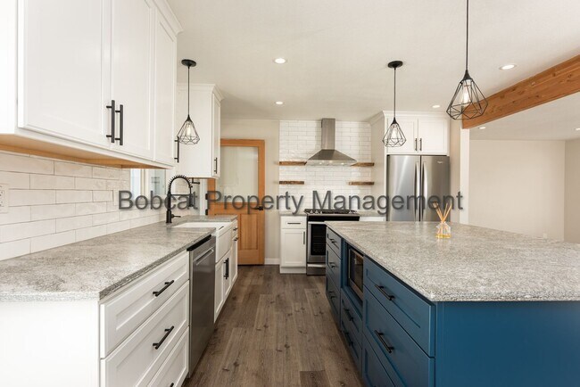 Building Photo - 1121 Spruce St
