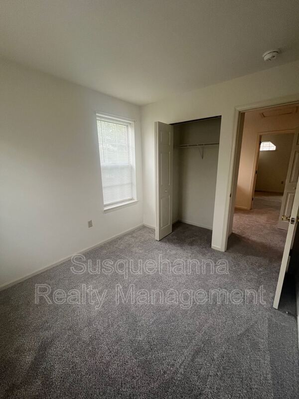 Building Photo - 68 Shady Ln