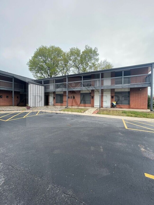 Building Photo - 6043 Barton Ave