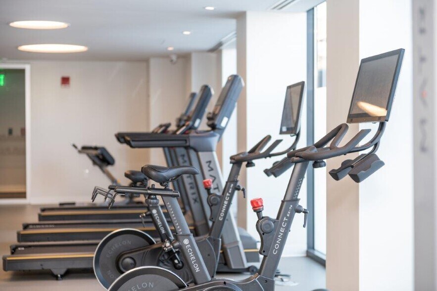 Building Photo - 1424 Columbia Rd