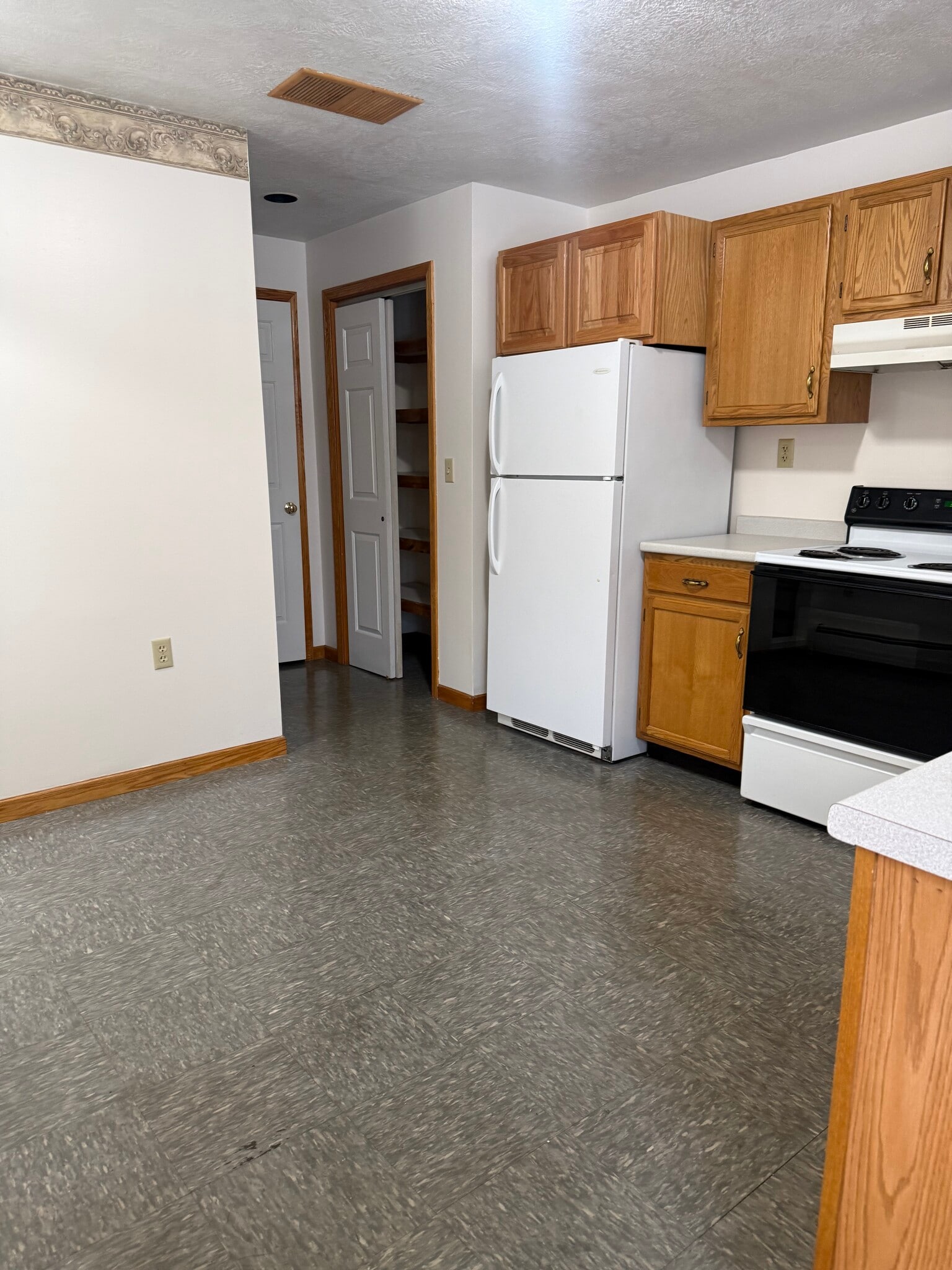 Building Photo - 26B Rochester St