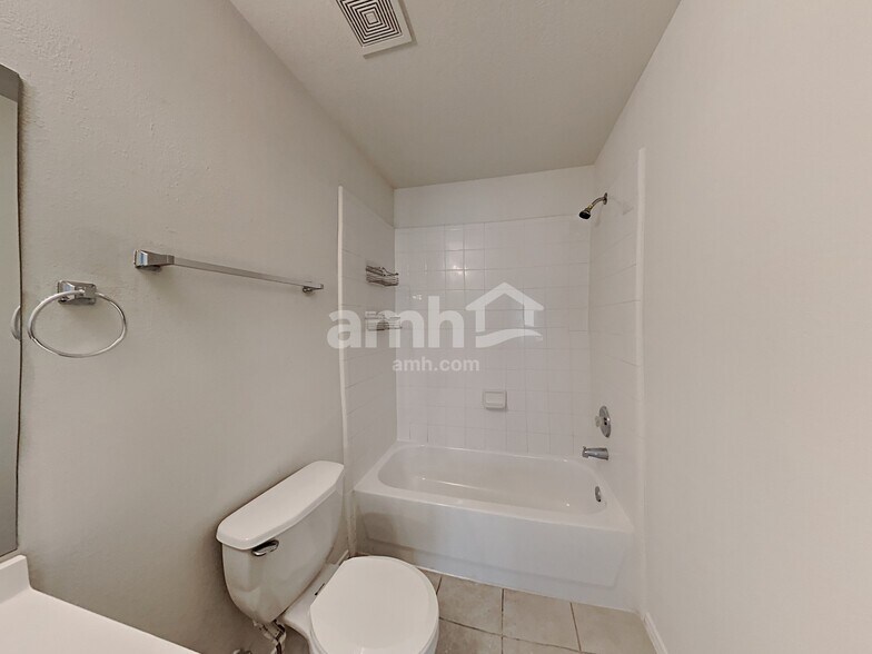 Building Photo - 21530 Daylily Hills Dr