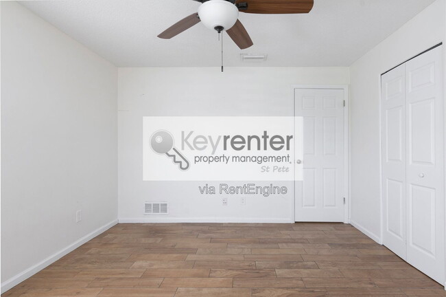Building Photo - 6575 Green Valley Dr