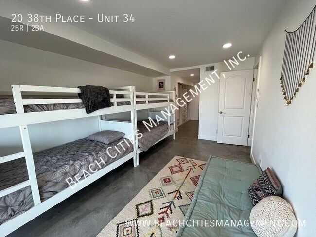 Building Photo - 20 38th Pl