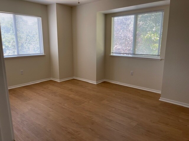 Master bedroom - 565 Peerless Way