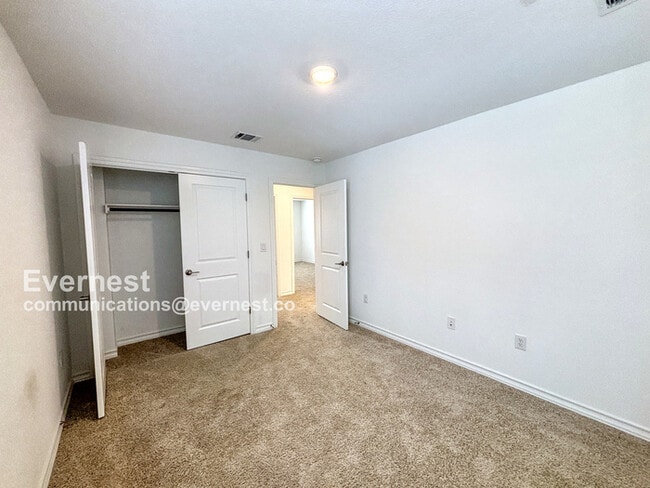 Building Photo - 2907 Bronx Dr