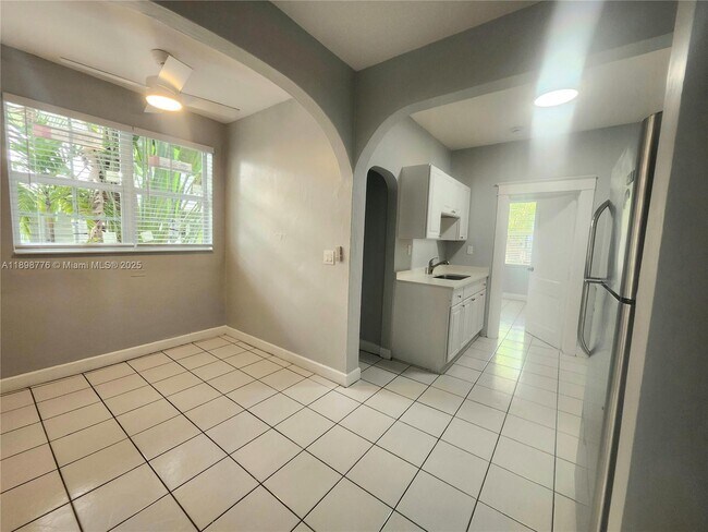 Building Photo - 1507 Meridian Ave