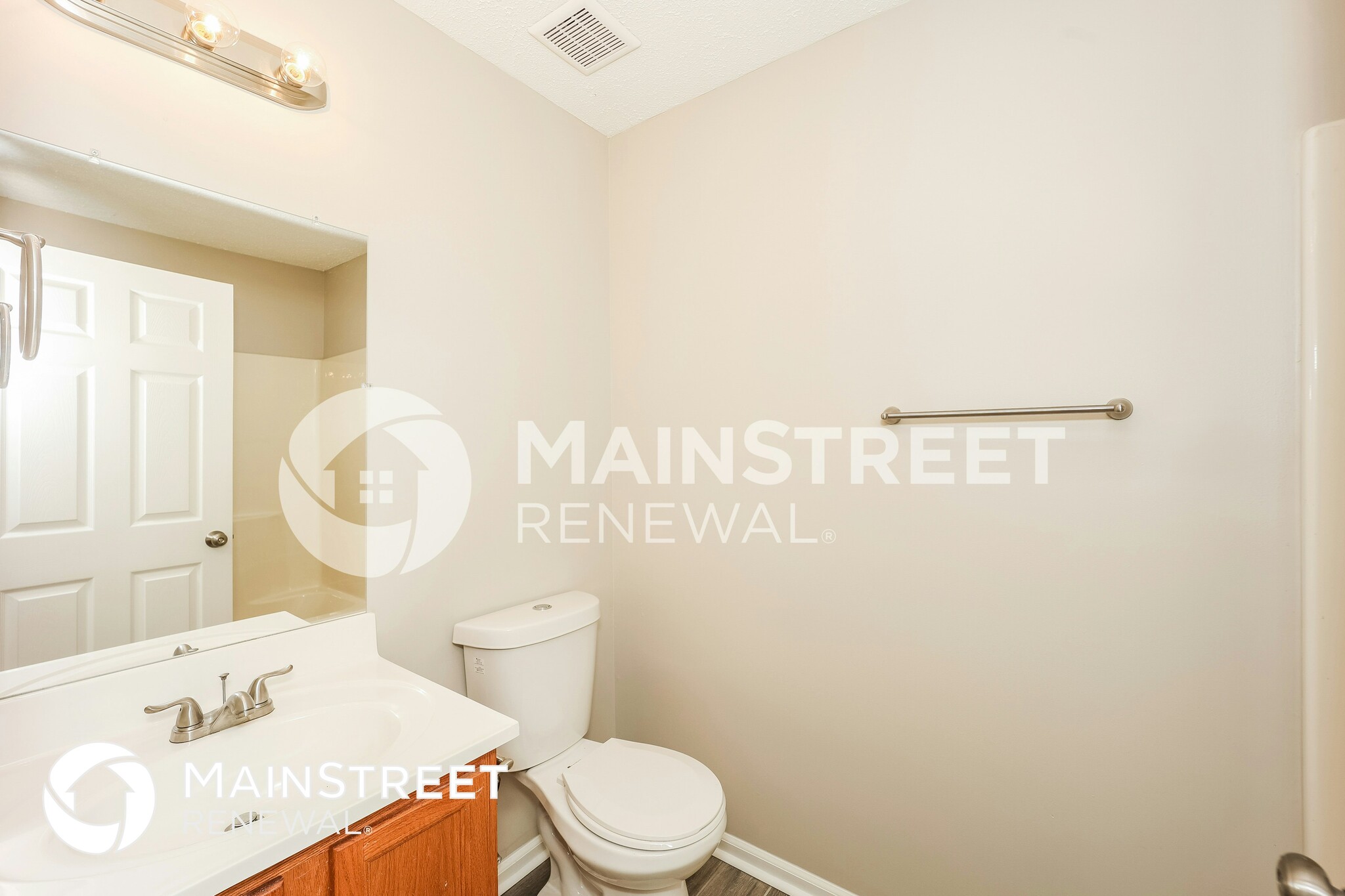 Building Photo - 5151 Hilltop Dr