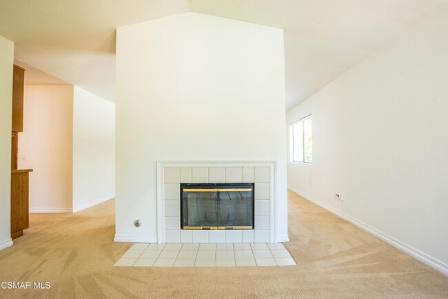 Building Photo - 5627 Middle Crest Dr