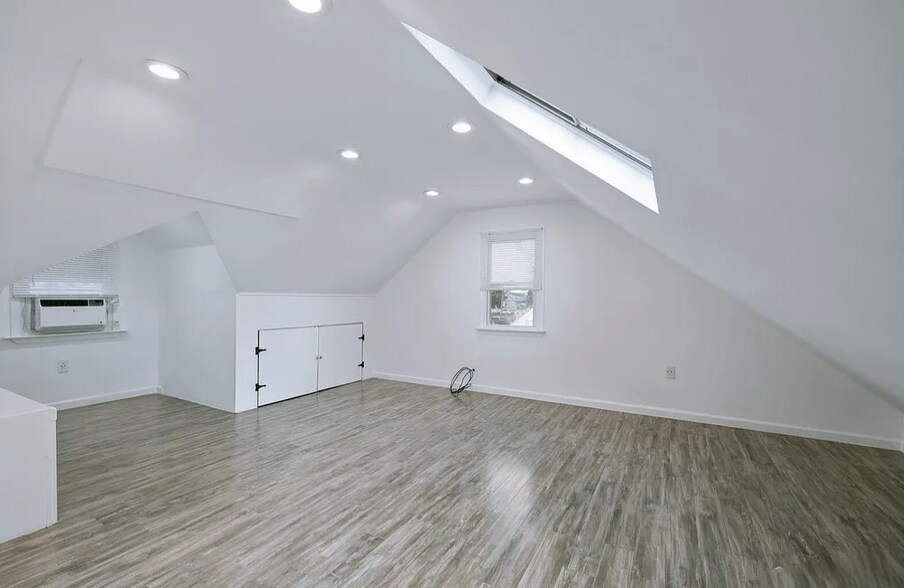 Building Photo - 185 Plainfield Ave