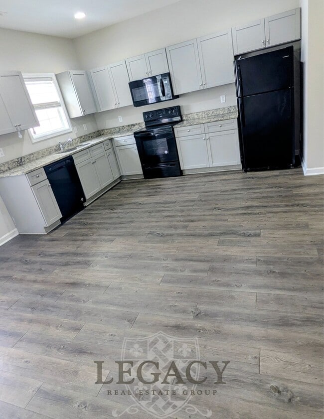 Building Photo - 730 Pippin Dr