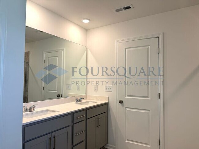 Building Photo - Spacious 4-Bed Home with Flex Room, Loft, Screened Porch & 2-Car Garage – Convenient to Angier an...