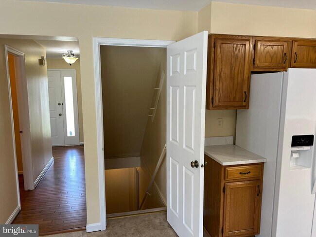 Building Photo - 6824 Silassie Ct