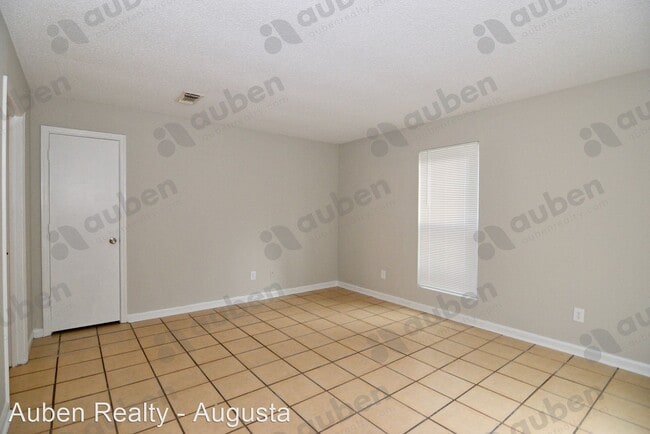 Building Photo - 2 br, 1.5 bath House - 2312 Winston Way