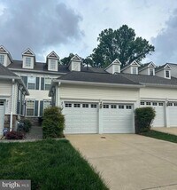 Building Photo - 805 Thicket Ct