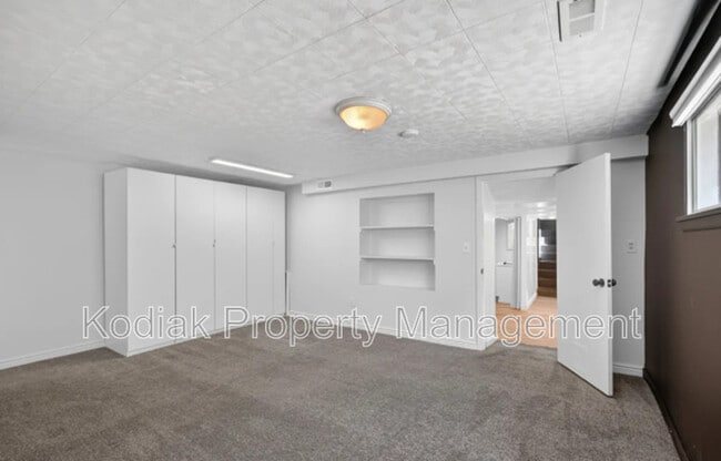 Building Photo - 125 S 200 W