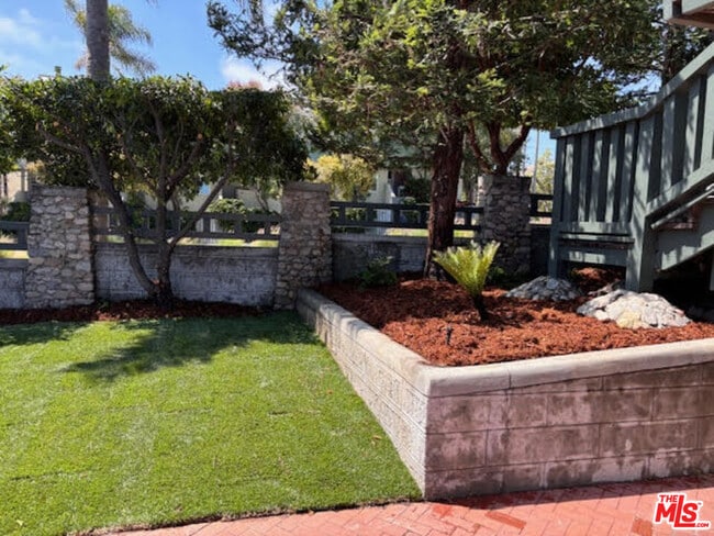 Building Photo - 2544 3rd St