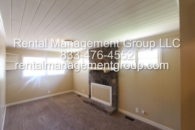 Building Photo - Great Home - New on The Market!!  Convenie...