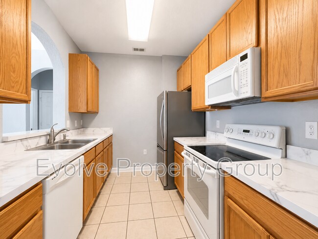 Building Photo - 8775 Sartori St