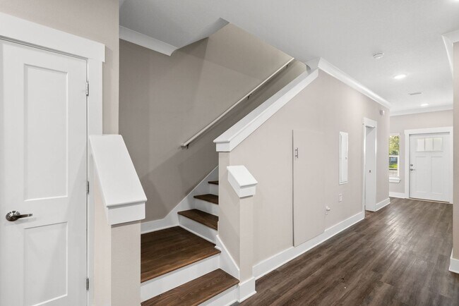 Building Photo - 222 N Sand Palm Rd