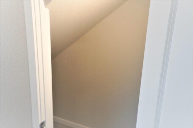 Building Photo - 3067 N Greengate Way