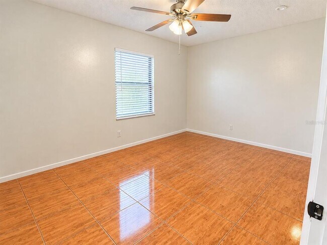 Building Photo - 773 E Birchwood Cir