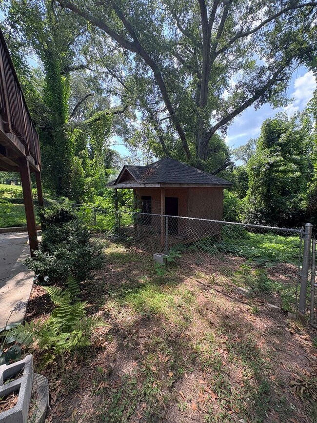 Building Photo - 3 Bedroom 2 Bath Home in Greenville