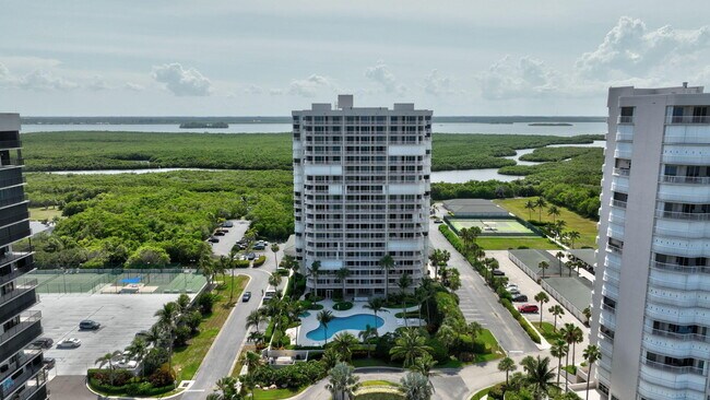 Building Photo - 5049 N Hwy A1A