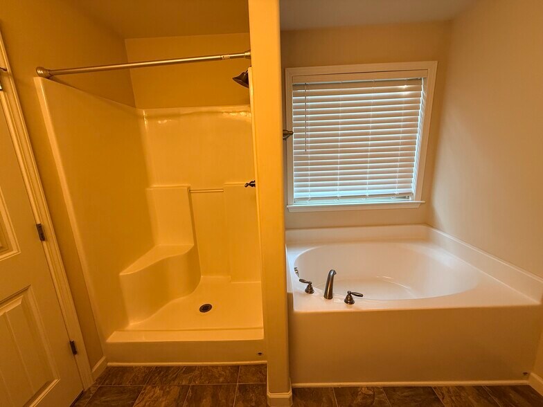 Building Photo - 108 Summerdale Dr