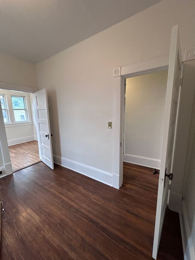 Building Photo - 1416 Campbell Ave SW