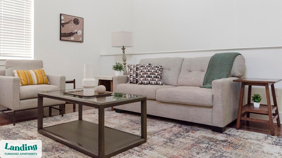 Building Photo - 901 Kelly Green Ln