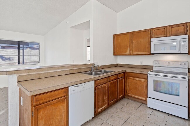 Building Photo - 6082 S Birchwood Dr