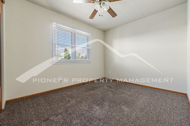 Building Photo - Spacious Home with Fenced Yard and Central AC