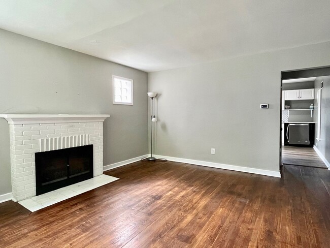 Building Photo - Adorable 2 BR in Susquehanna Township