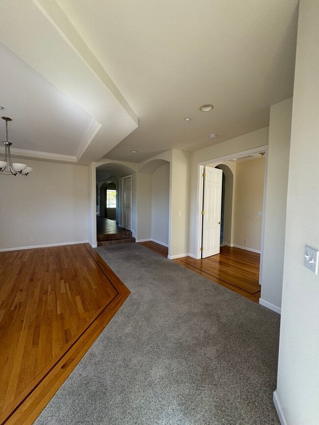 Building Photo - Ocean view home on the hill in Santa Cruz!