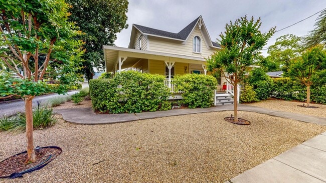 Building Photo - 1133 Edwards St