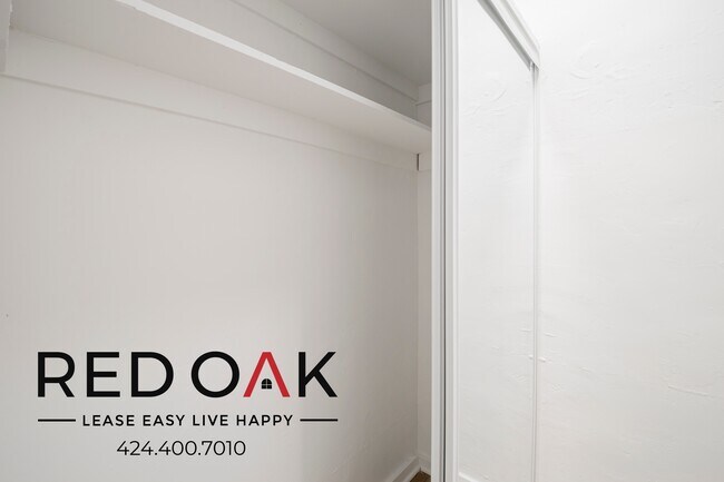 Building Photo - 454 S Catalina St