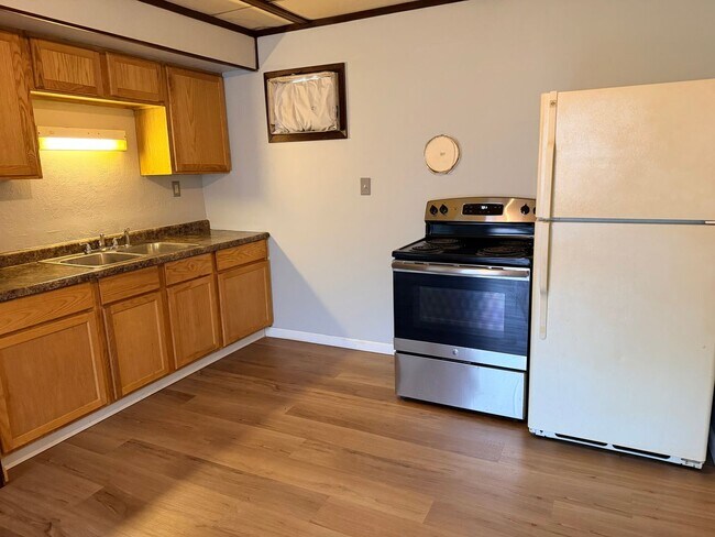 Building Photo - MadKooy-419 W 27th - New